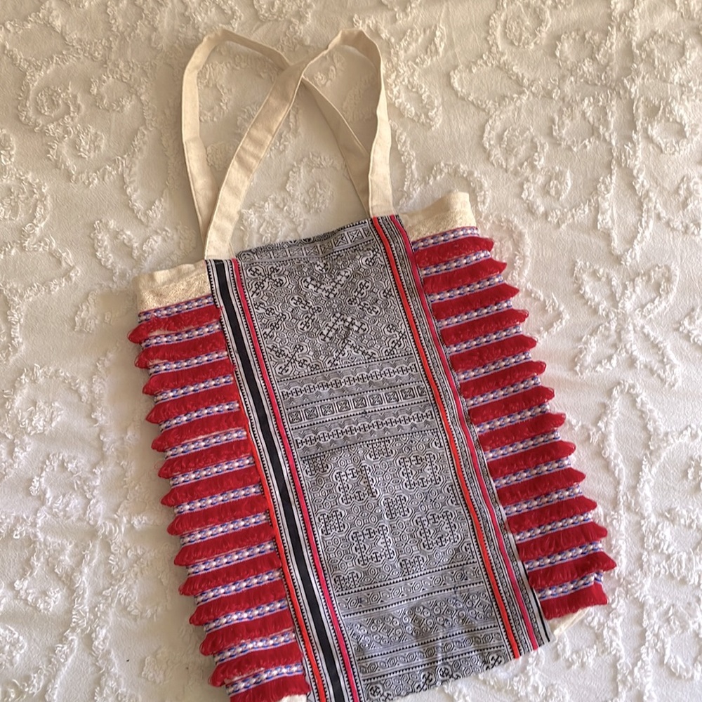 Thai Tote